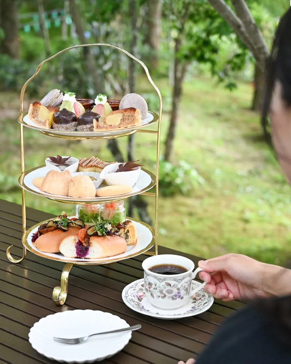 テラスでのんびりアフタヌーンティー☕