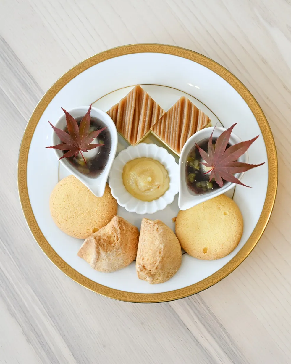 テラスでのんびりアフタヌーンティー☕